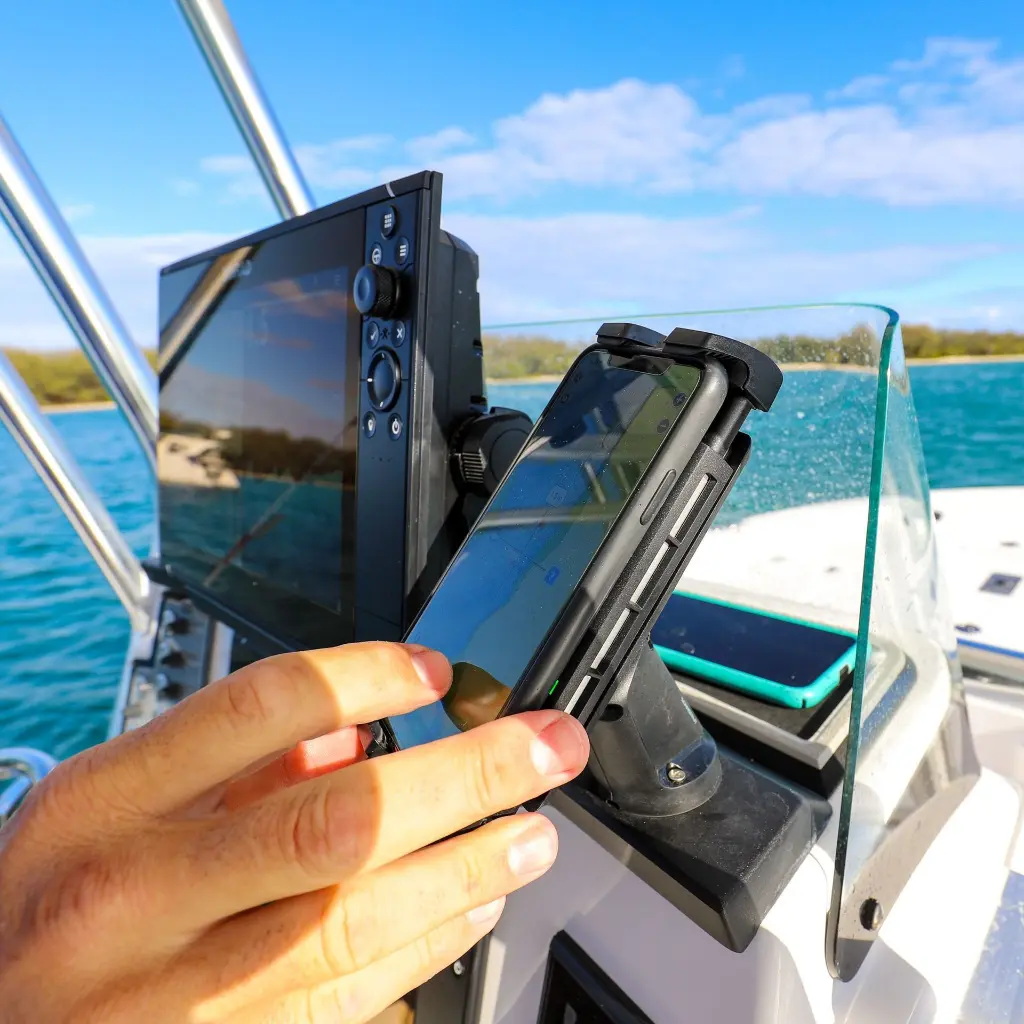 upload-Wireless_Charging-SC-CW-05F-Scanstrut_ROKK_Wireless_-_Edge-_Dean_Silvester._m0_w2048_h2048_c1_b__pcenter_q80_.webp