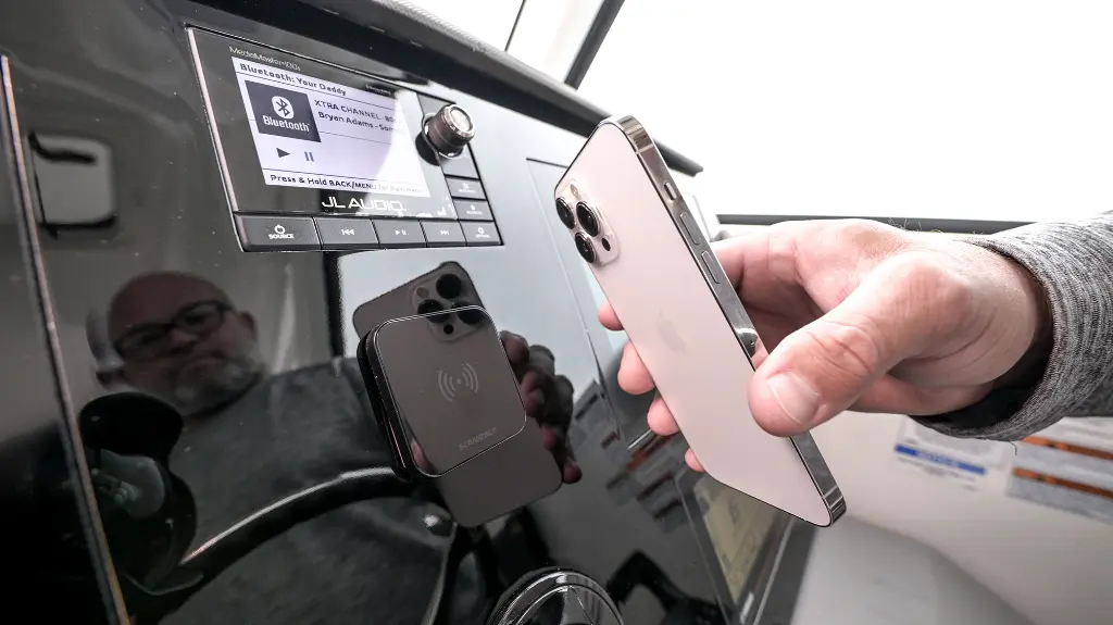 upload-Wireless_Charging-SC-CW-14G-FIN_8924._m0_w2000_h1124_c1_b__pcenter_q80_.webp