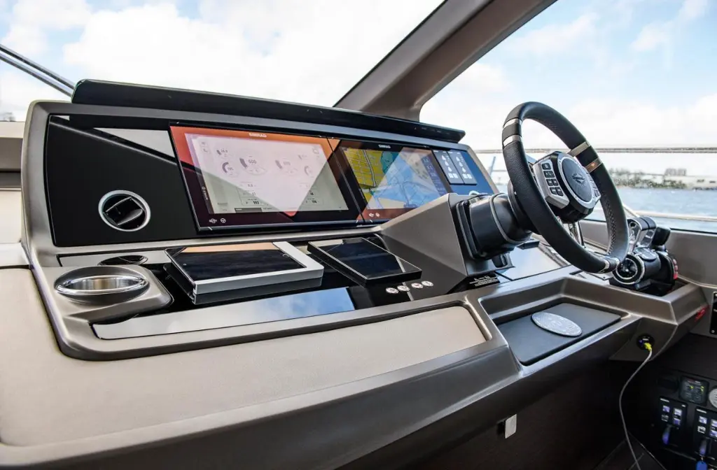 upload-Wireless_Charging-SC-CW-02F-Sunseeker_Manhattan68_Interior-Scanstrut_wireless_10W_SC-CW-02F._m0_w1280_h840_c1_b__pcenter_q80_.webp