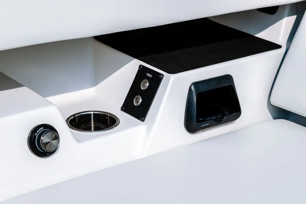 upload-Wireless_Charging-sc-cw-6FT-Nest_10W_Tidewater_Boats._m0_w1100_h734_c1_b__pcenter_q80_.webp