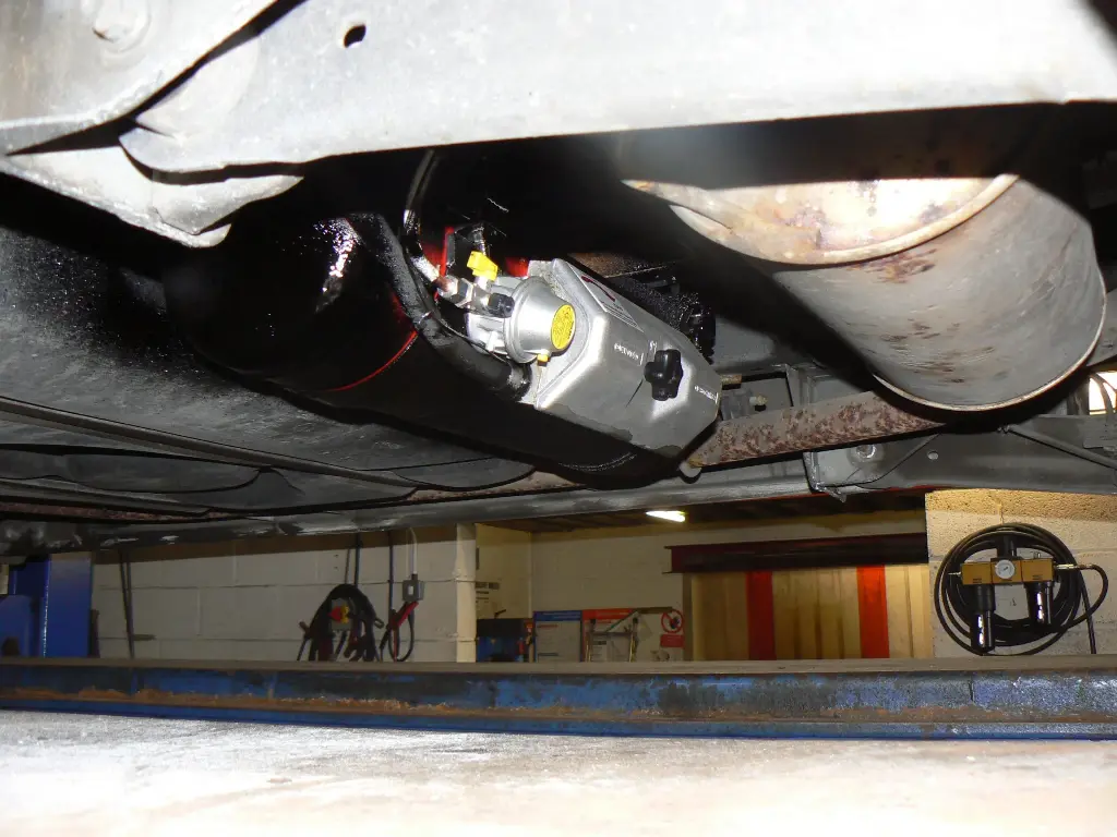 Nissan Primastar 20ltr/8kg Underfloor Vapour Caratank Kit - 8402(3)