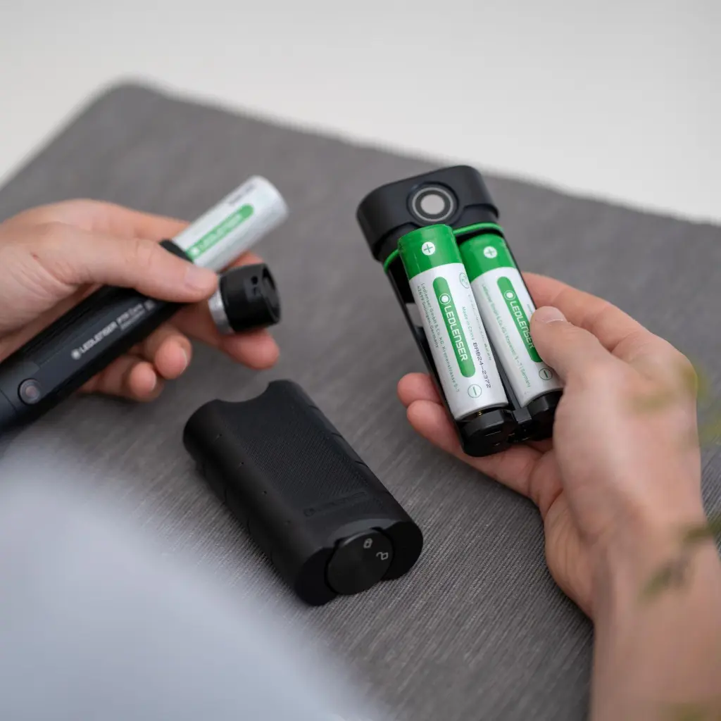 Ledlenser_Powerbank_Flex10_P7R-Core_Roszykiewicz_21JUN_57_2048x2048.webp