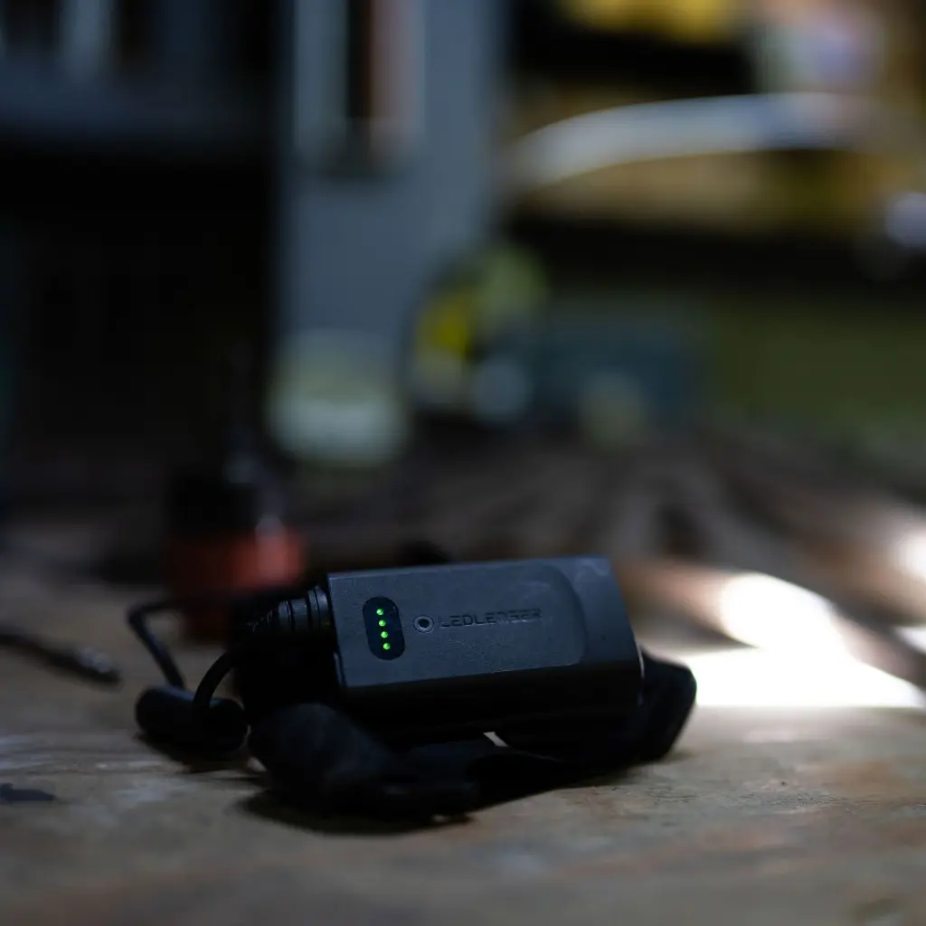 Ledlenser_502121_H5R_Core_DIY_05_6c7e0031-5fea-4686-90bd-1edbee2d6deb_2048x2048.webp