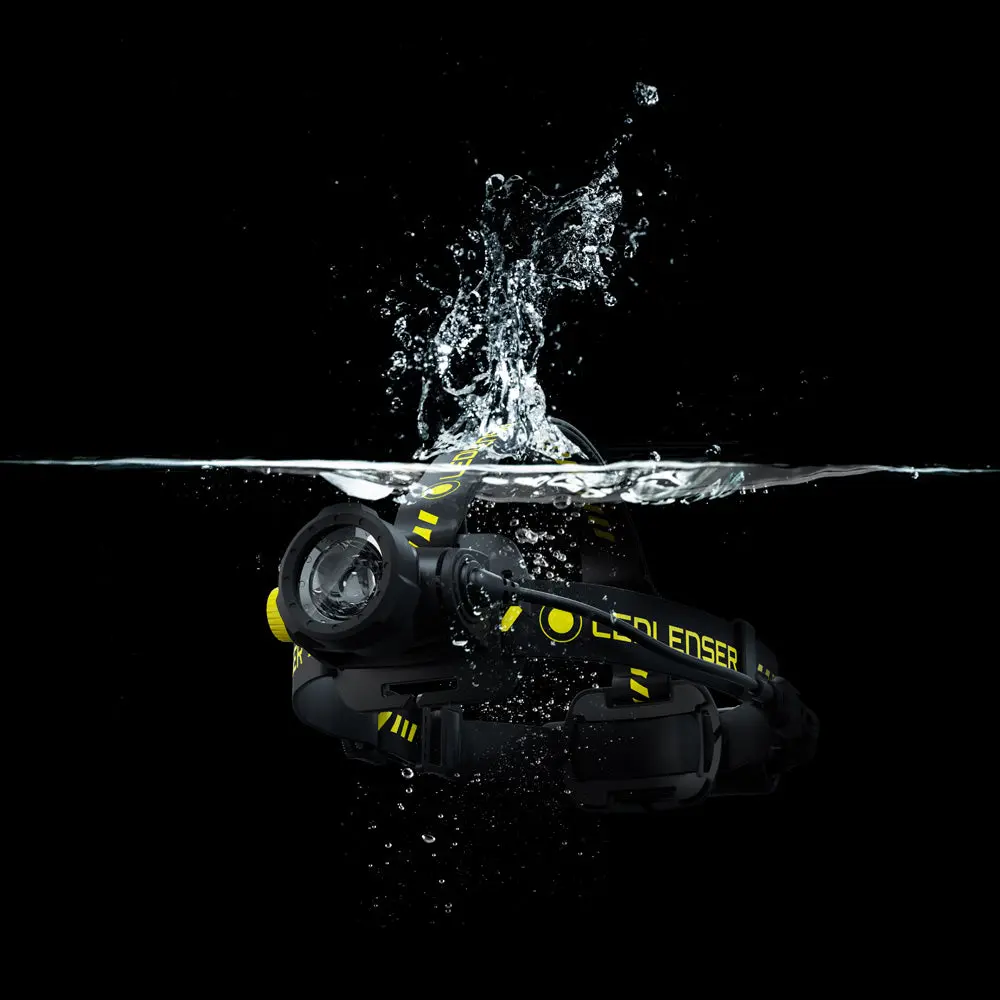 led-lenser-h7r-work-underwater_1024x@2x.webp