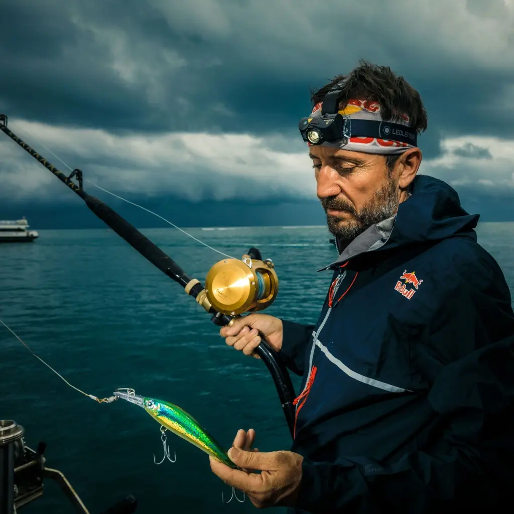 MH8_fishing_2_2048x2048.webp