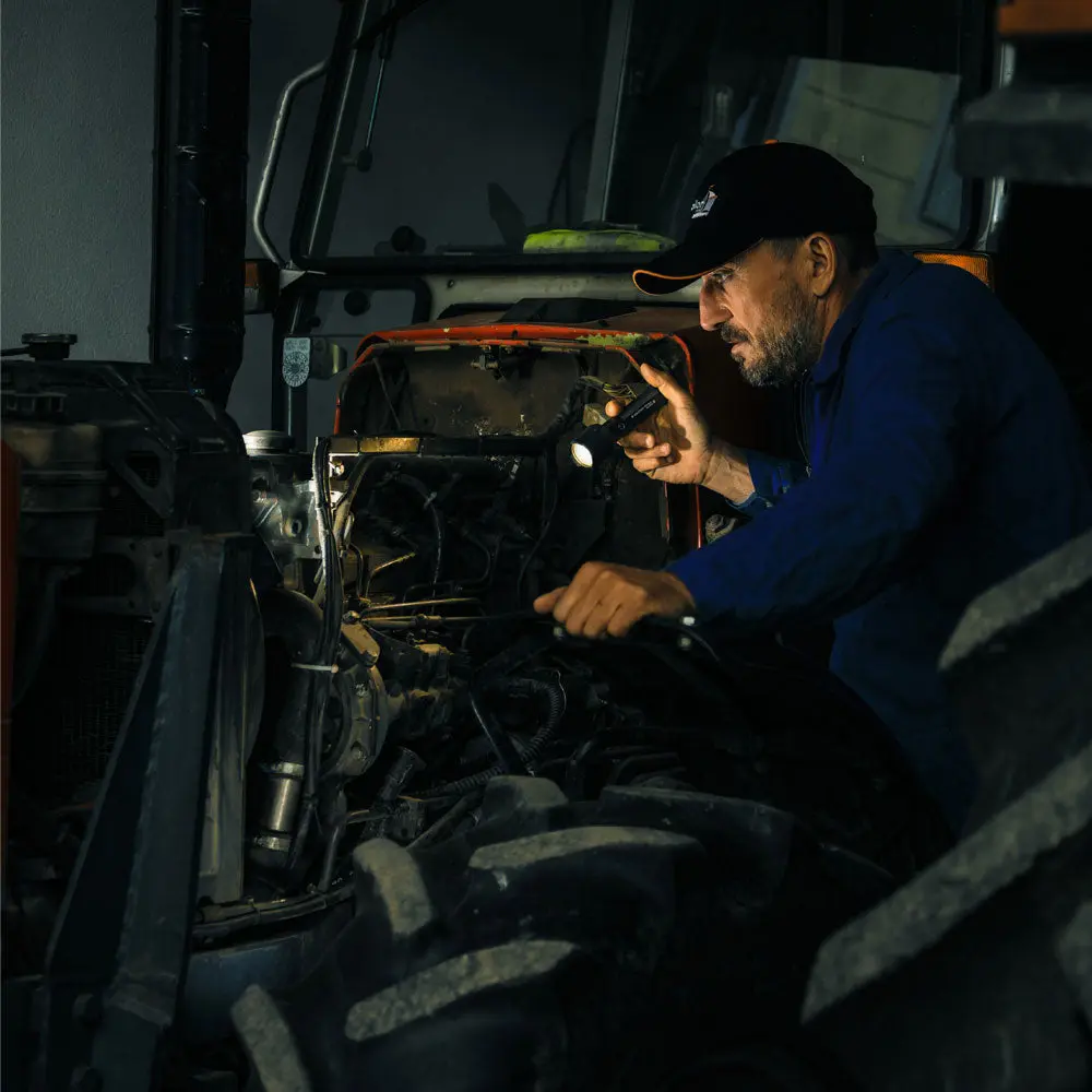 p7r-work-in-use_1024x@2x.webp
