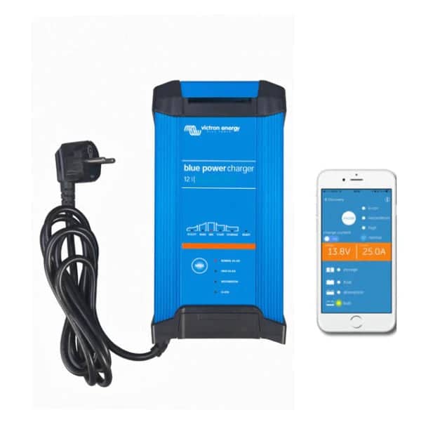 Victron Energy Blue Smart IP22 Charger 12/20(1) 230V CEE 7/7   BPC122042002